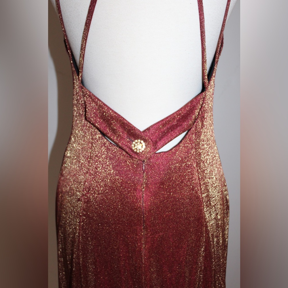 Deep red formal - Picture 4 of 5